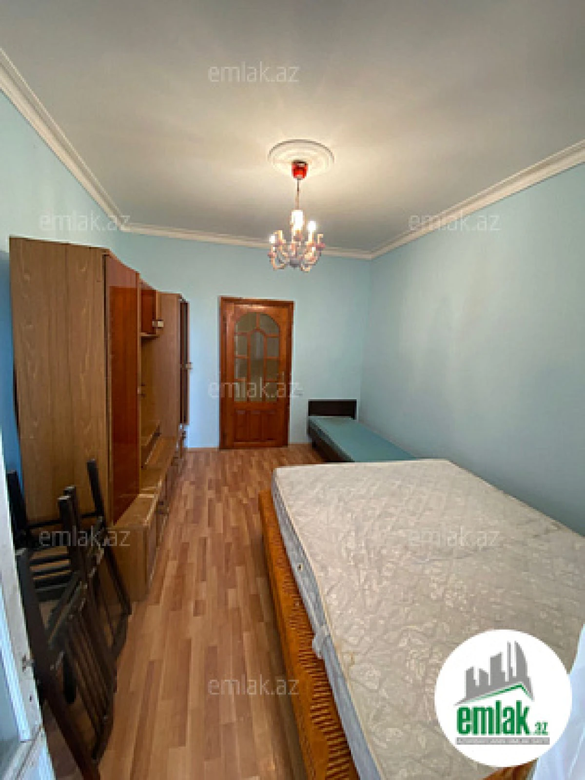 Satılır 2 otaqlı köhnə tikili 70 m²