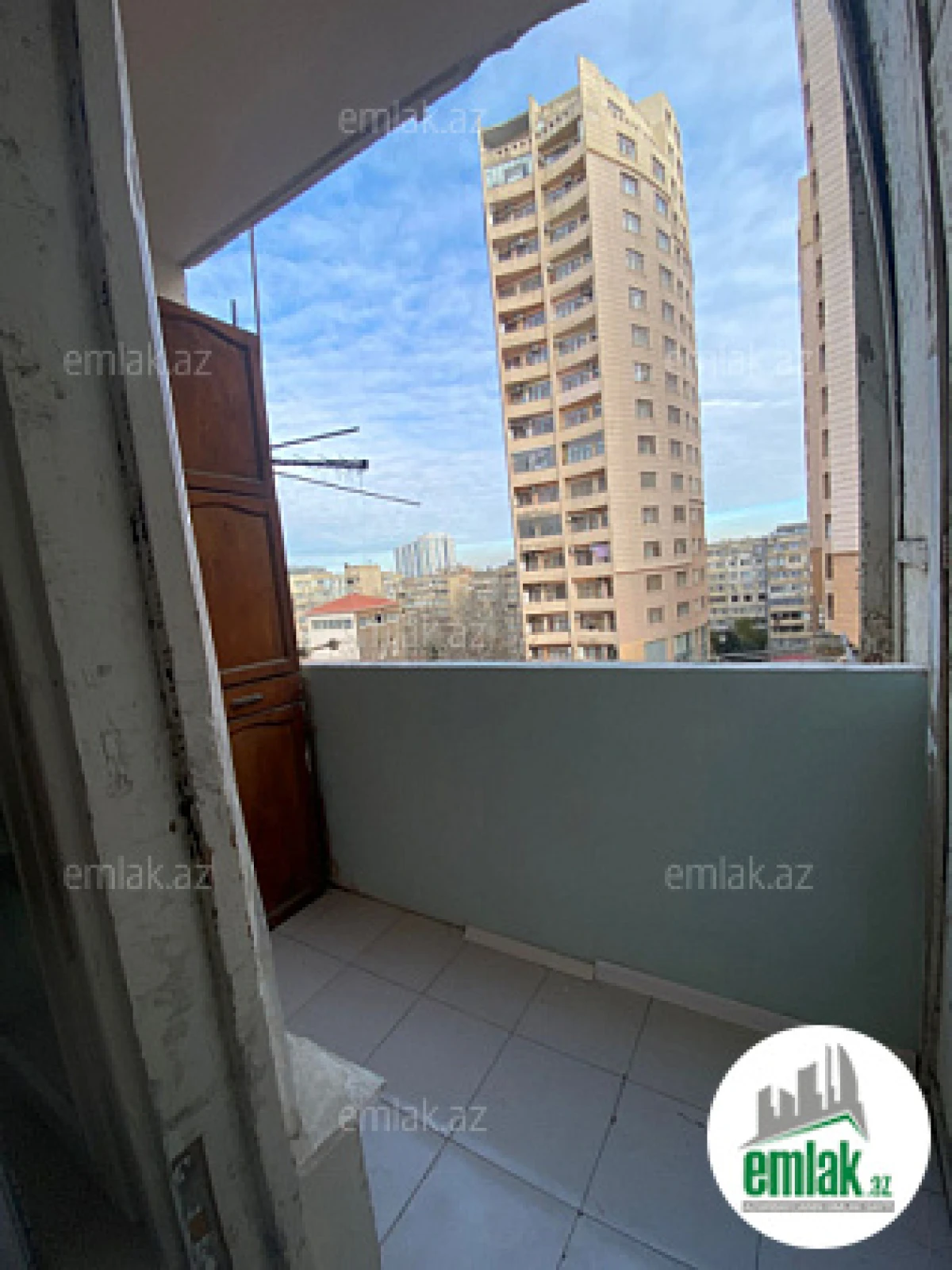 Satılır 2 otaqlı köhnə tikili 70 m²