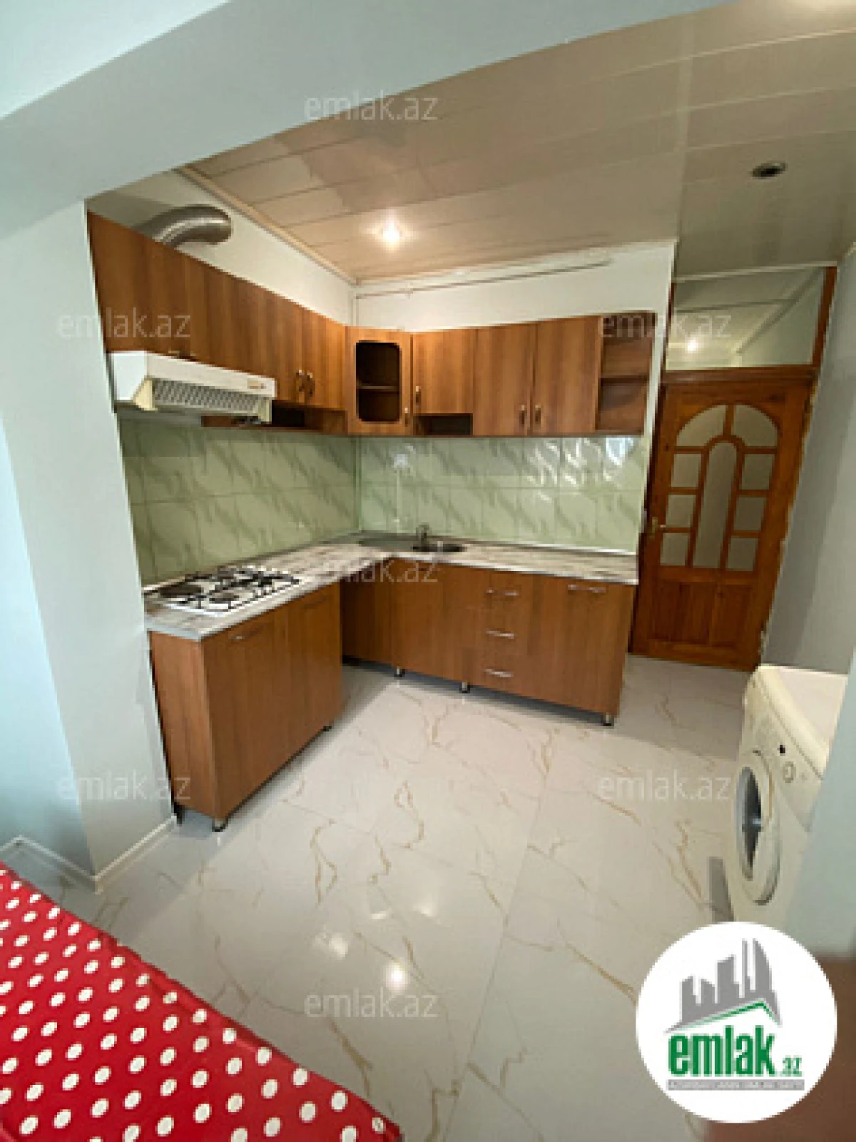 Satılır 2 otaqlı köhnə tikili 70 m²