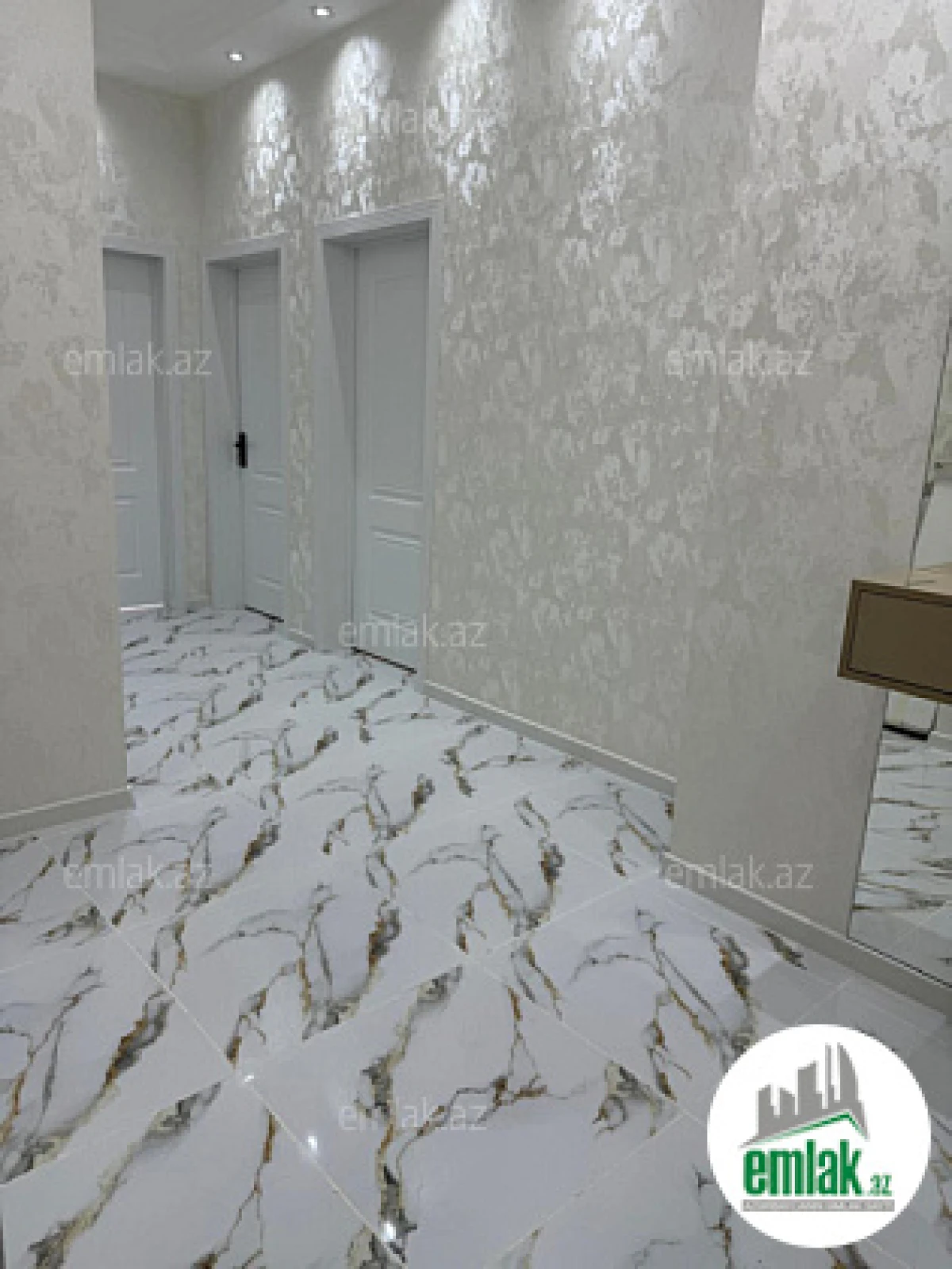 Satılır 2 otaqlı yeni tikili 60 m²