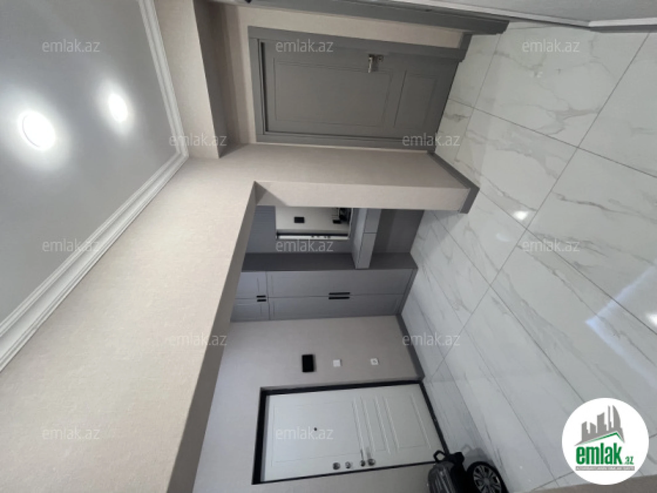 Satılır 2 otaqlı yeni tikili 61 m²