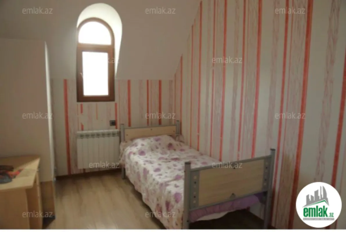 Satılır 6 otaqlı mənzil 140 m²