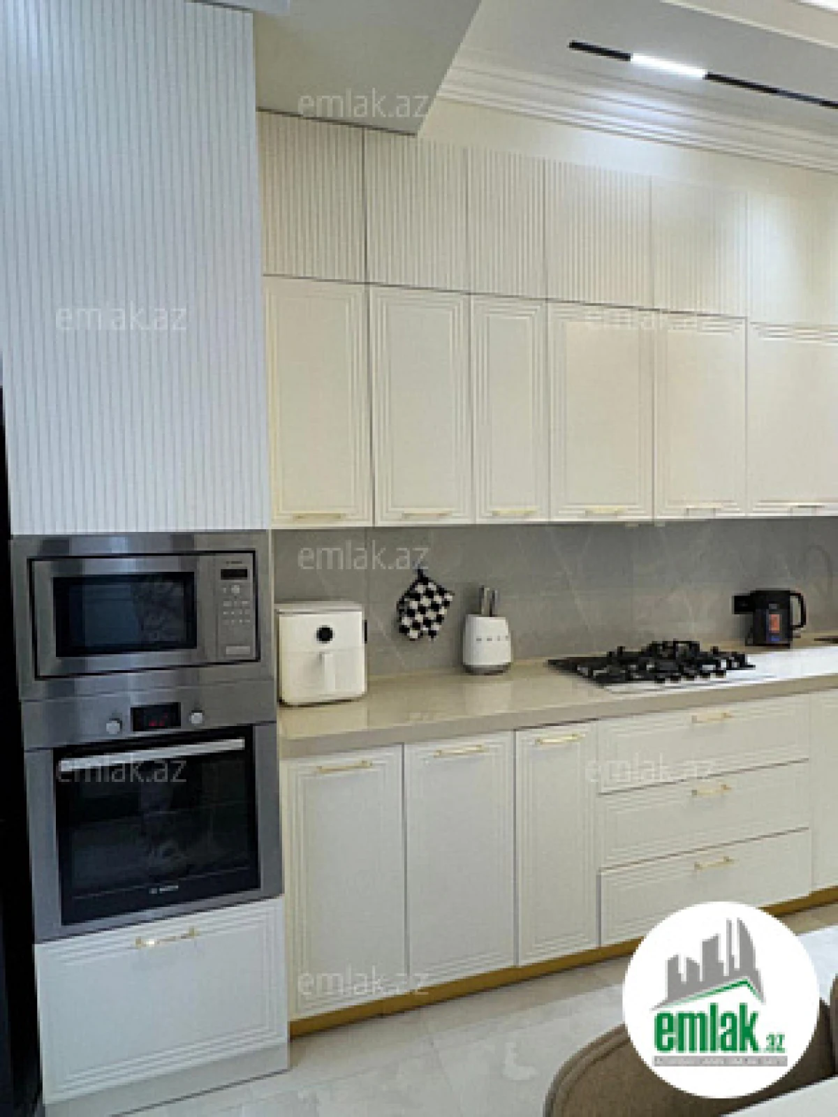 Satılır 3 otaqlı köhnə tikili 95 m²