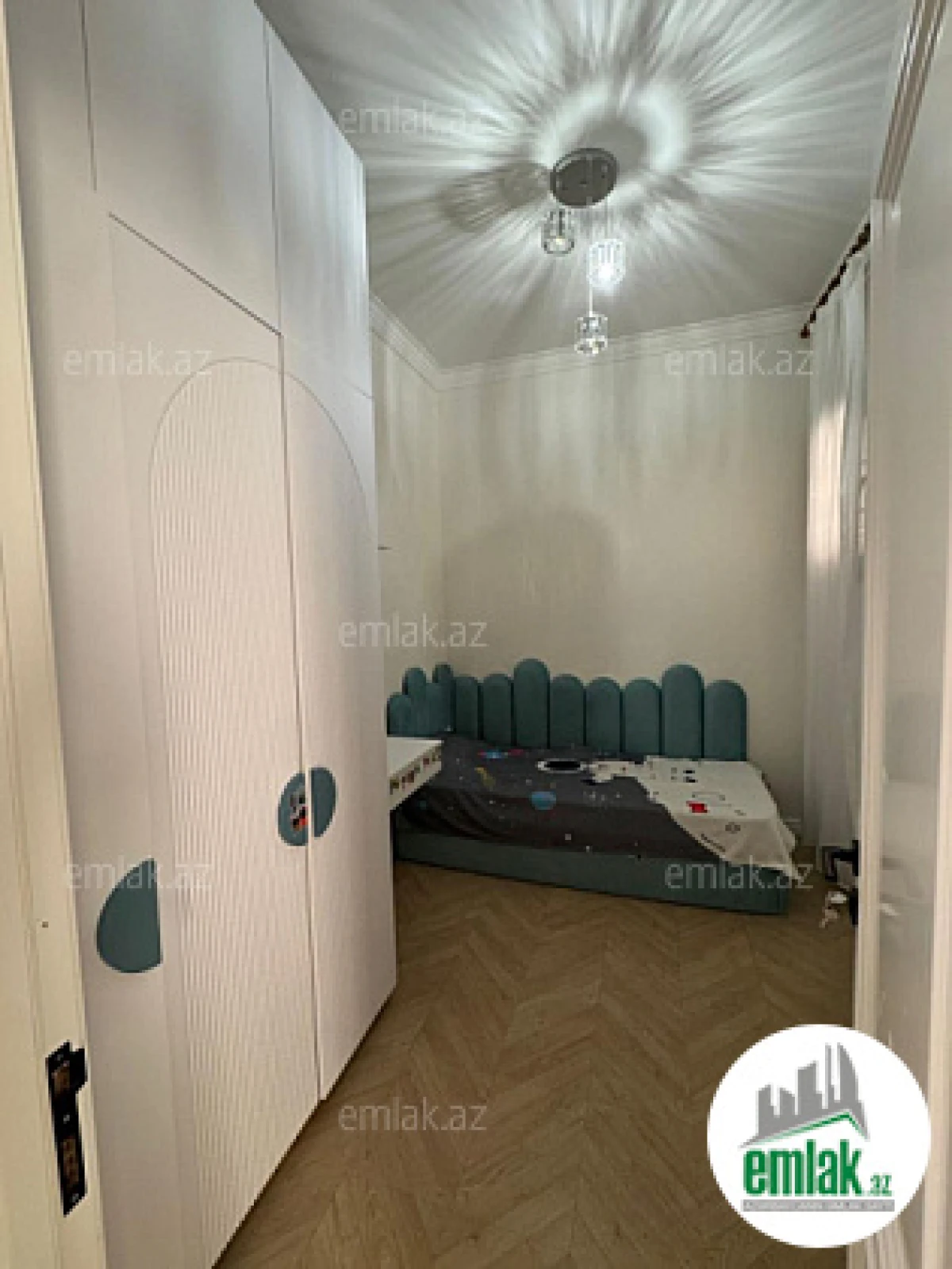 Satılır 3 otaqlı köhnə tikili 95 m²