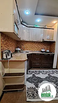 Satılır 2 otaqlı köhnə tikili 60 m²