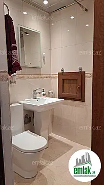 Satılır 2 otaqlı köhnə tikili 60 m²