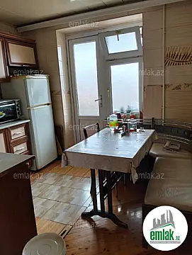 Satılır 3 otaqlı köhnə tikili 80 m²