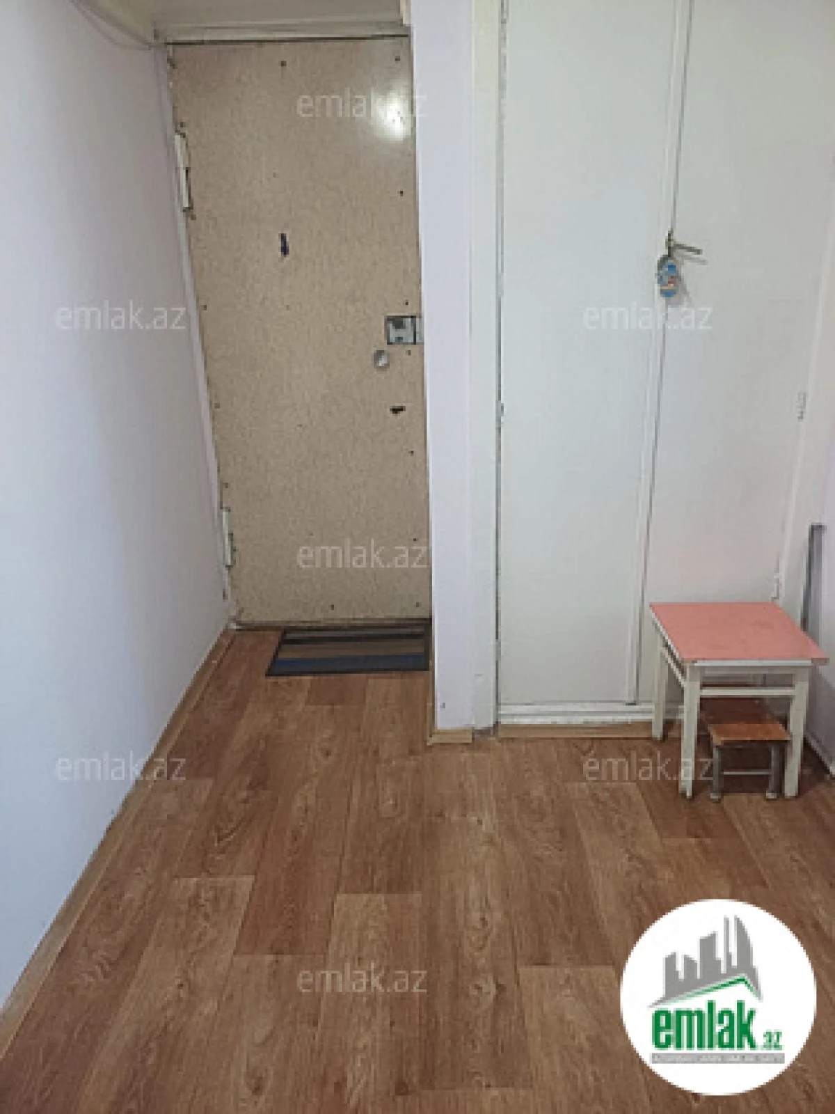 Satılır 5 otaqlı köhnə tikili 130 m²