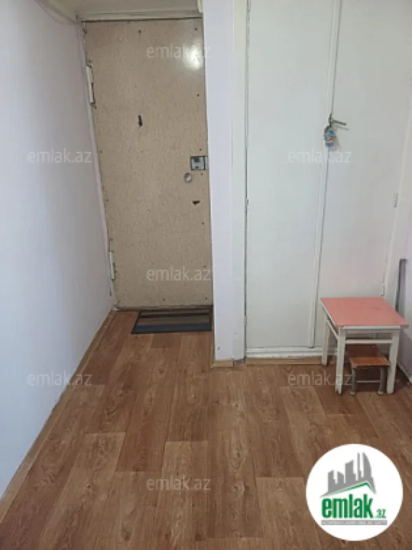Satılır 5 otaqlı köhnə tikili 130 m²
