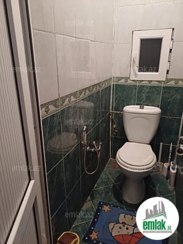 Satılır 5 otaqlı köhnə tikili 130 m²