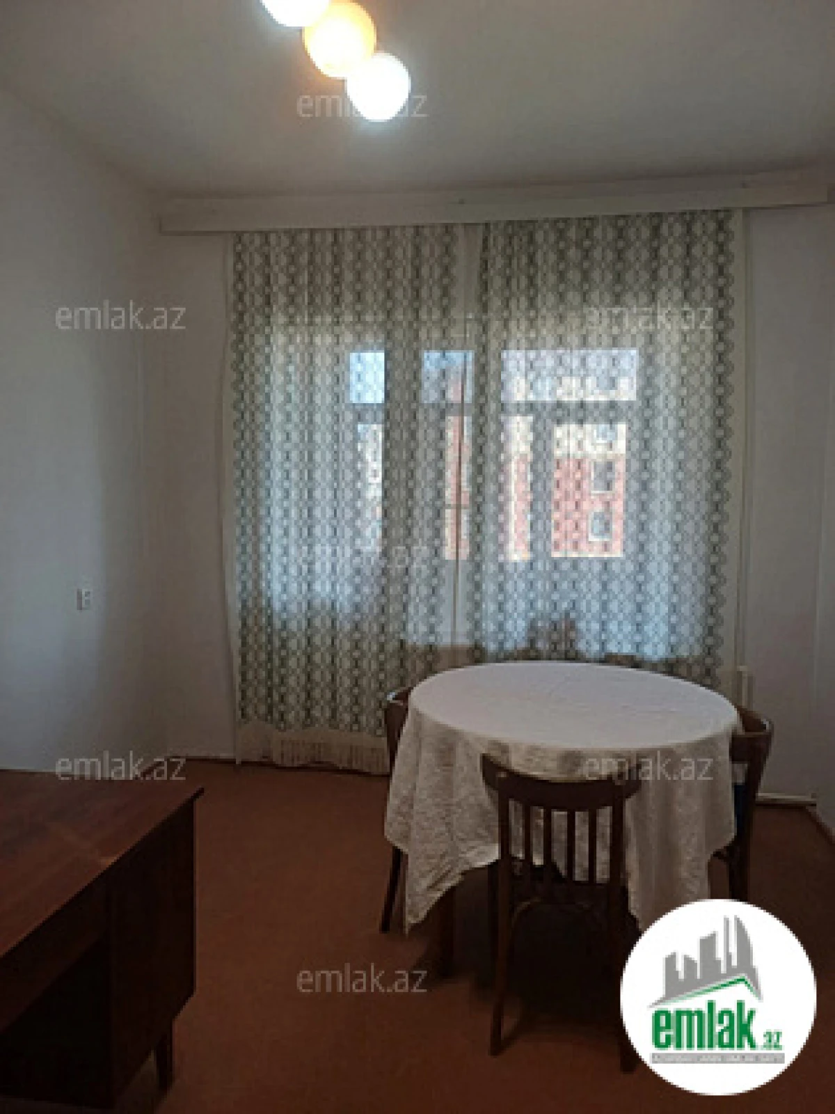 Satılır 5 otaqlı köhnə tikili 130 m²