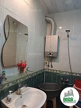 Satılır 5 otaqlı köhnə tikili 130 m²