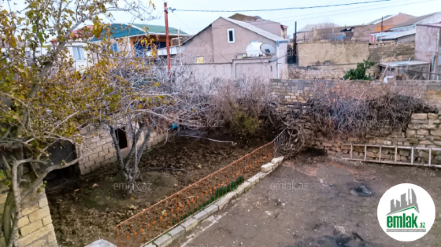 Satılır 6 otaqlı həyət evi 350 m²