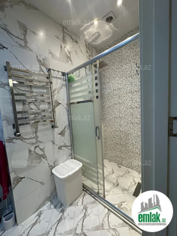 Satılır 3 otaqlı yeni tikili 130 m²