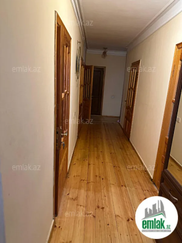 Satılır 5 otaqlı köhnə tikili 120 m²