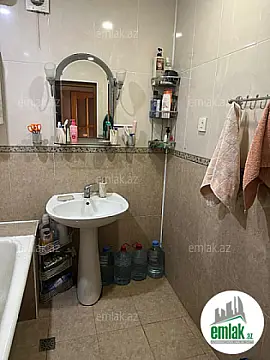 Satılır 5 otaqlı köhnə tikili 120 m²