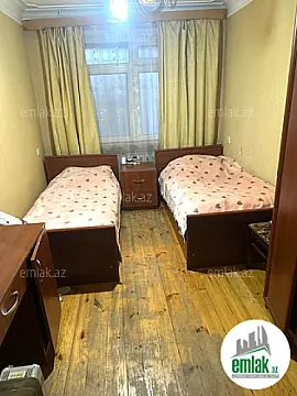 Satılır 5 otaqlı köhnə tikili 120 m²