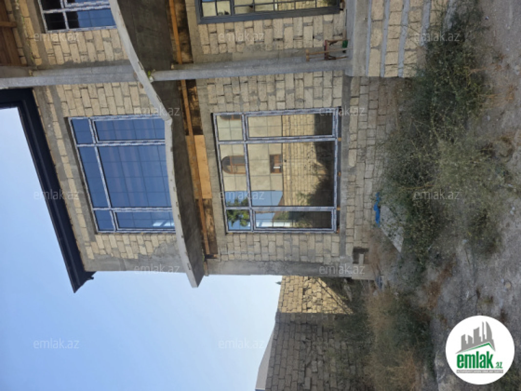 Satılır 6 otaqlı həyət evi 390 m²