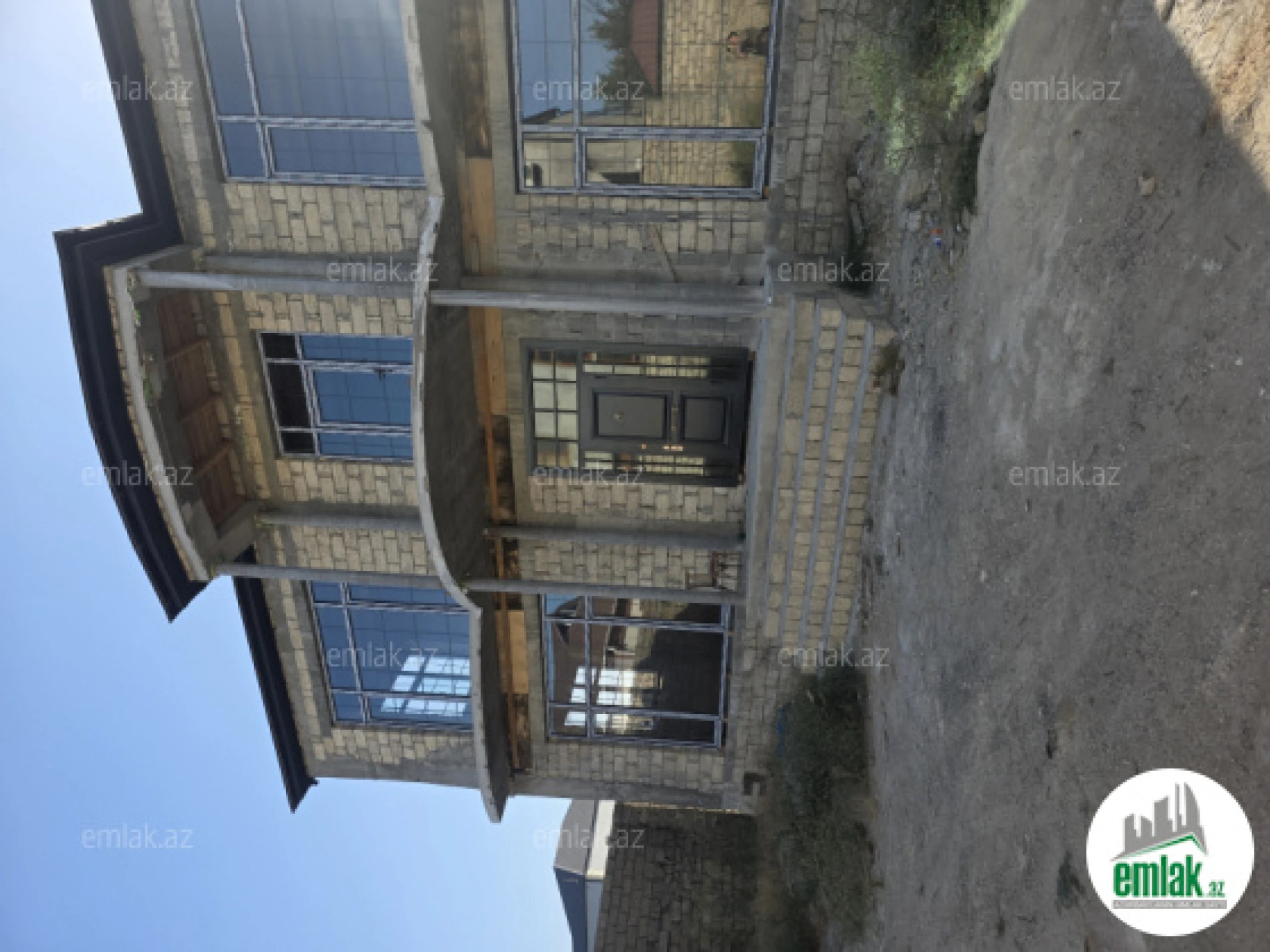 Satılır 6 otaqlı həyət evi 390 m²