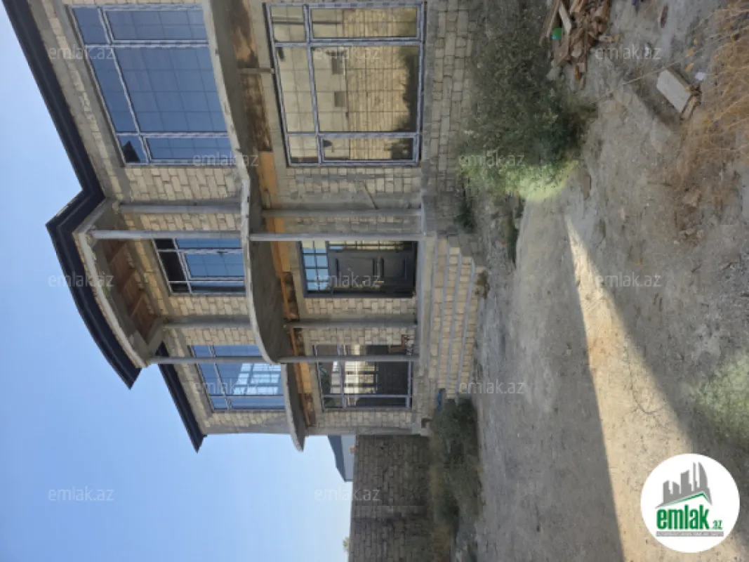 Satılır 6 otaqlı həyət evi 390 m²