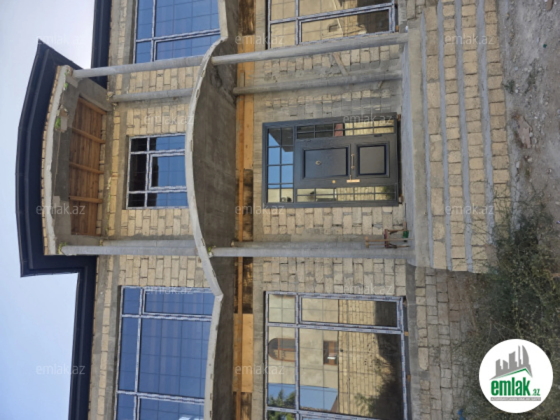 Satılır 6 otaqlı həyət evi 390 m²