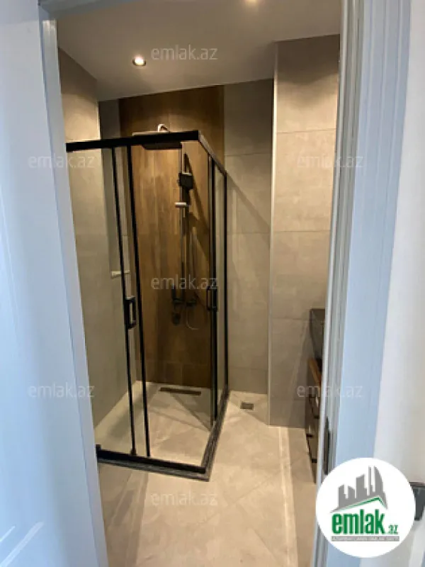 Satılır 3 otaqlı yeni tikili 100 m²