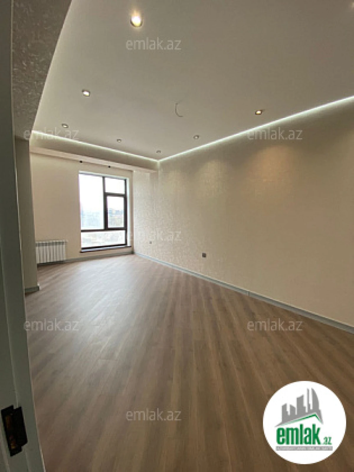 Satılır 3 otaqlı yeni tikili 100 m²