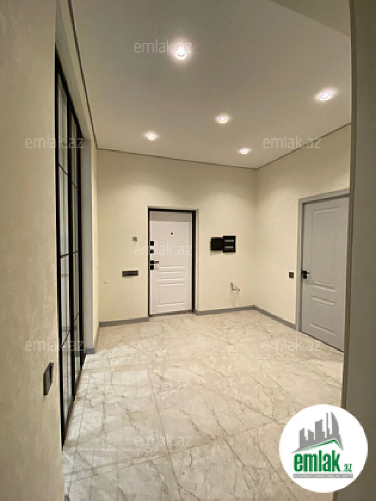 Satılır 3 otaqlı yeni tikili 100 m²