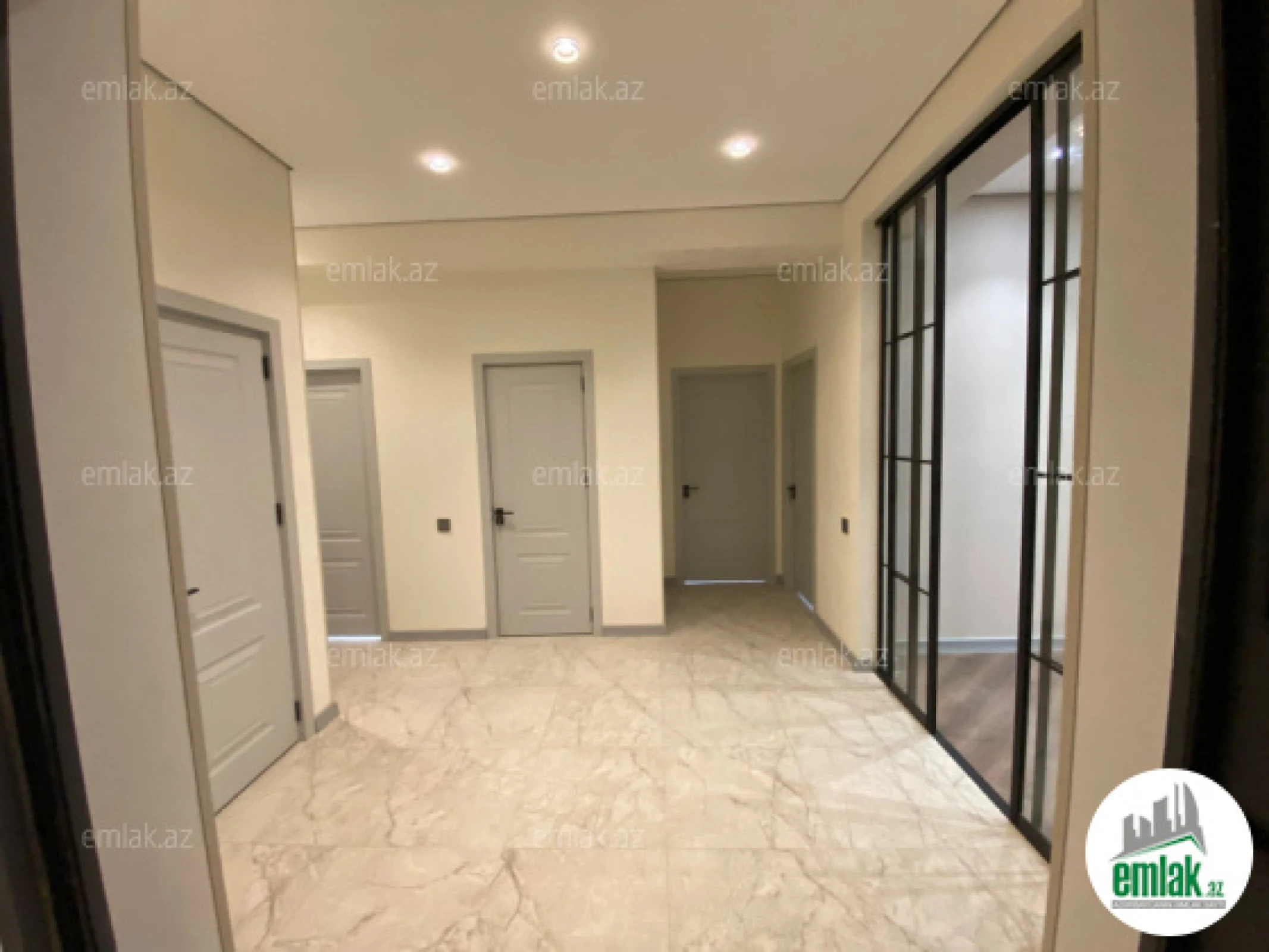 Satılır 3 otaqlı yeni tikili 100 m²