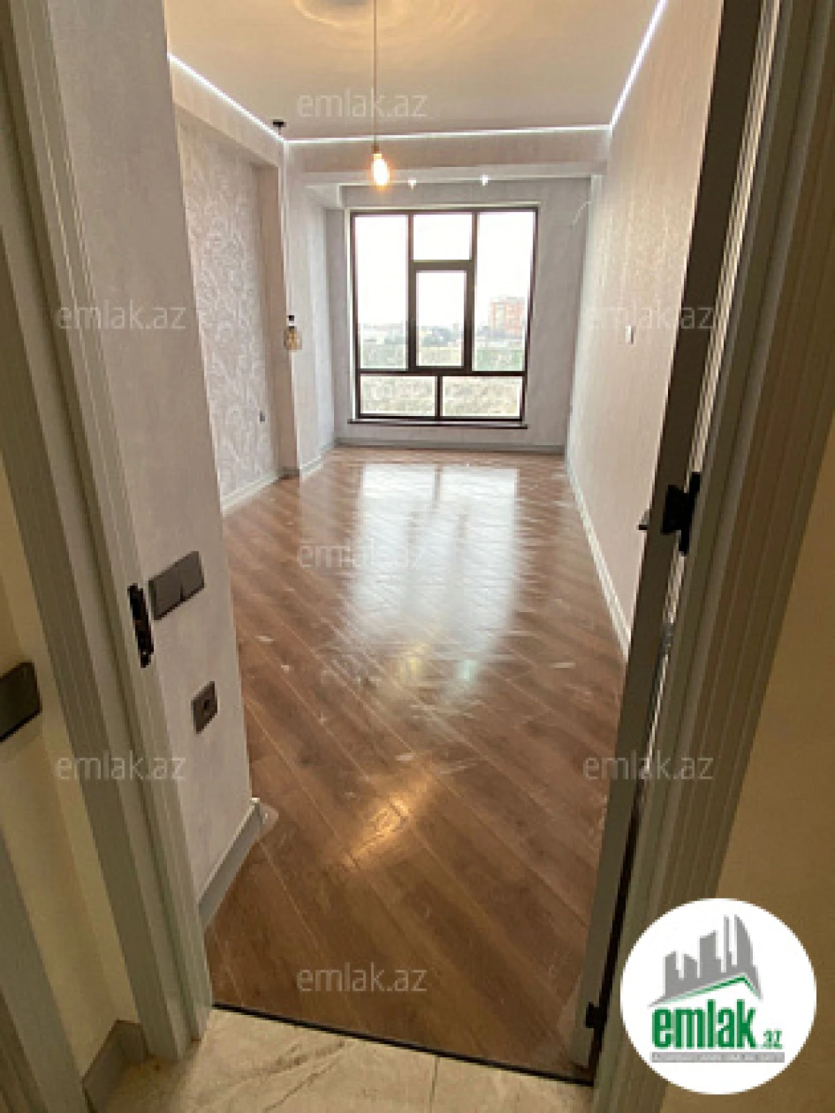 Satılır 3 otaqlı yeni tikili 100 m²