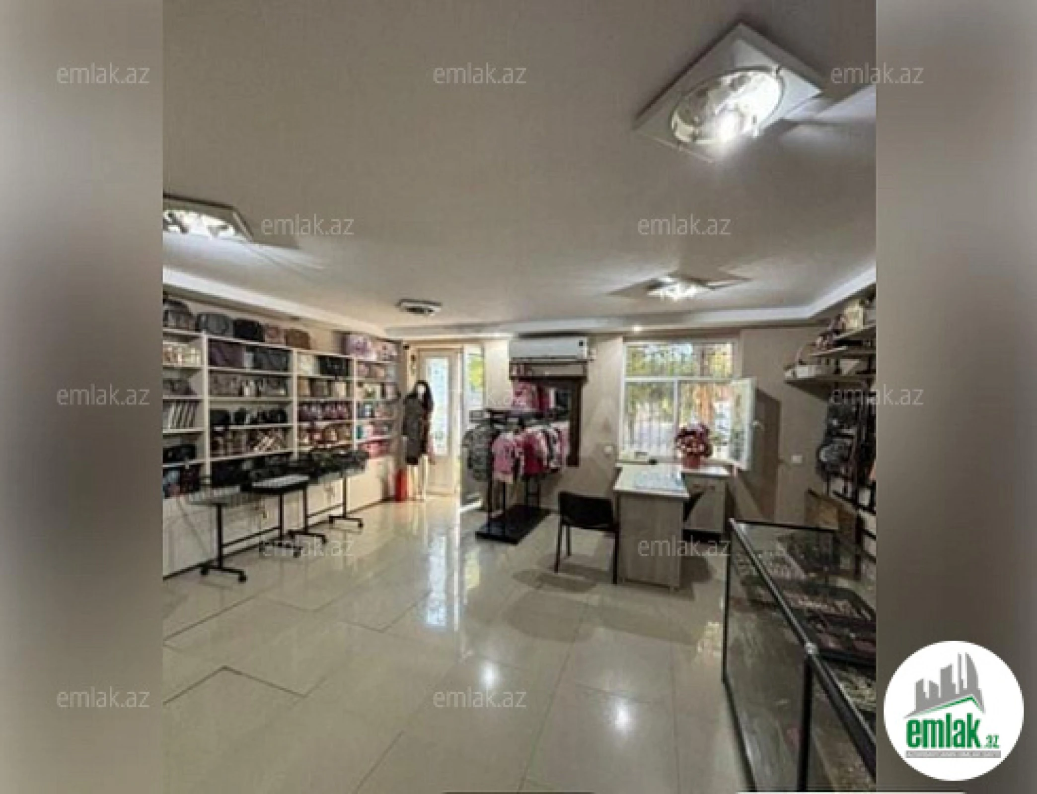 Satılır 4 otaqlı obyekt 90 m²