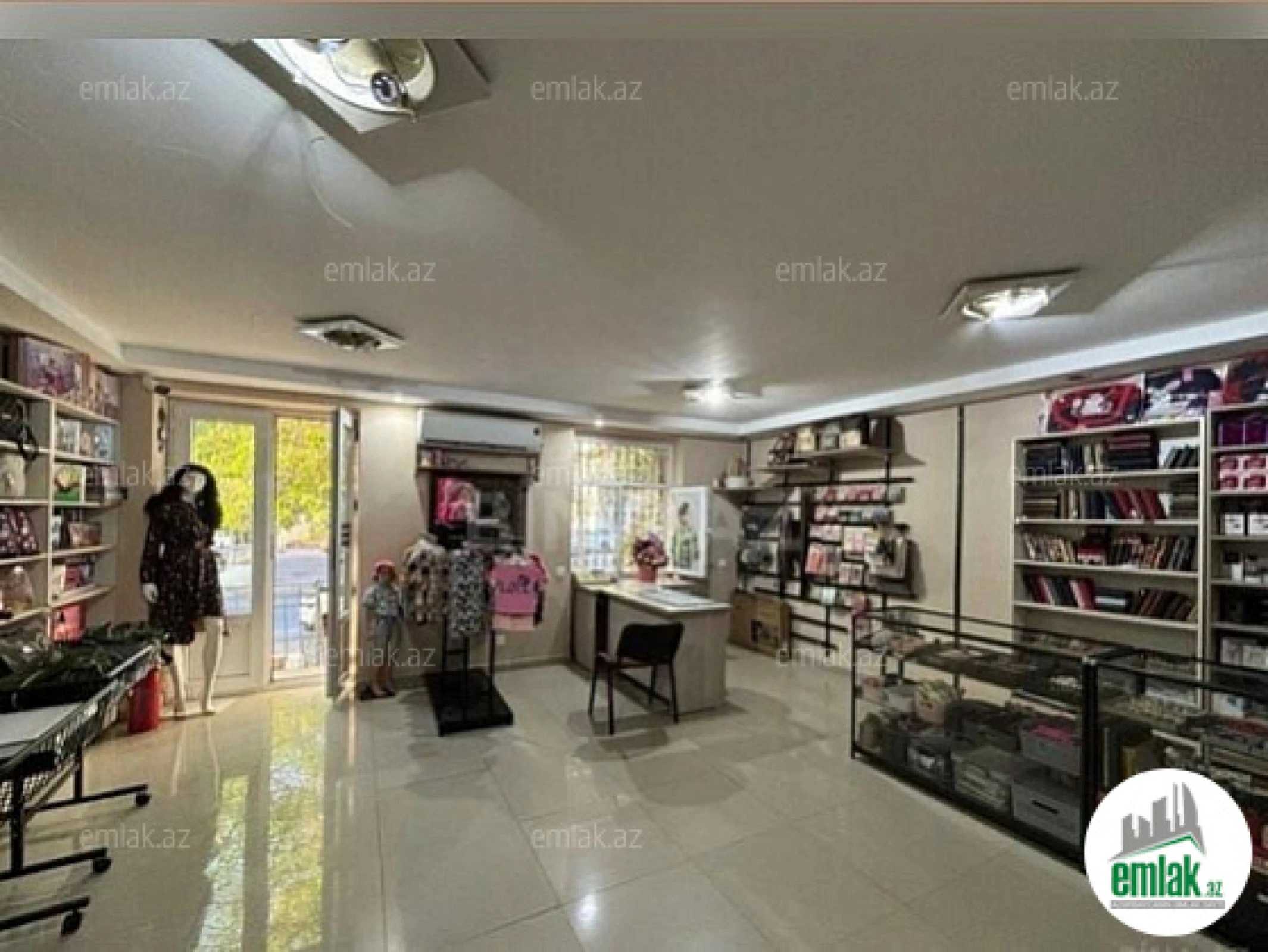 Satılır 4 otaqlı obyekt 90 m²