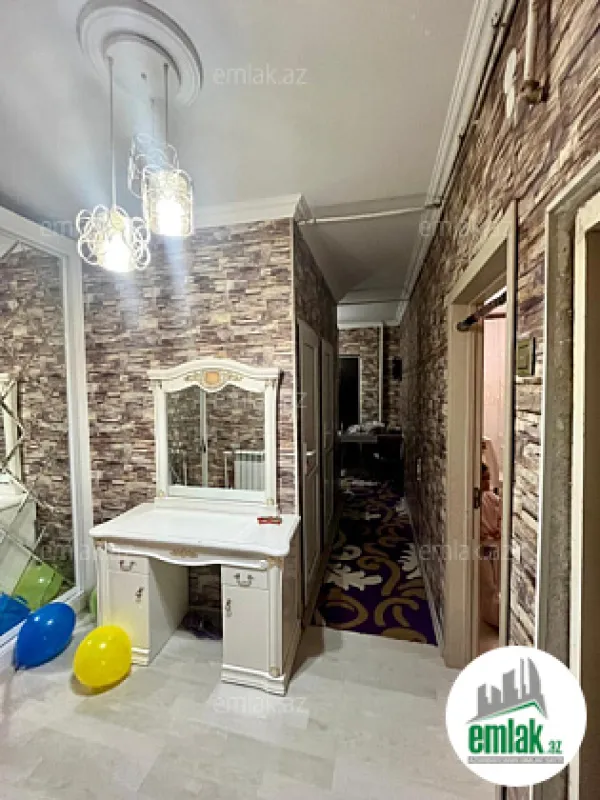 Satılır 2 otaqlı köhnə tikili 65 m²