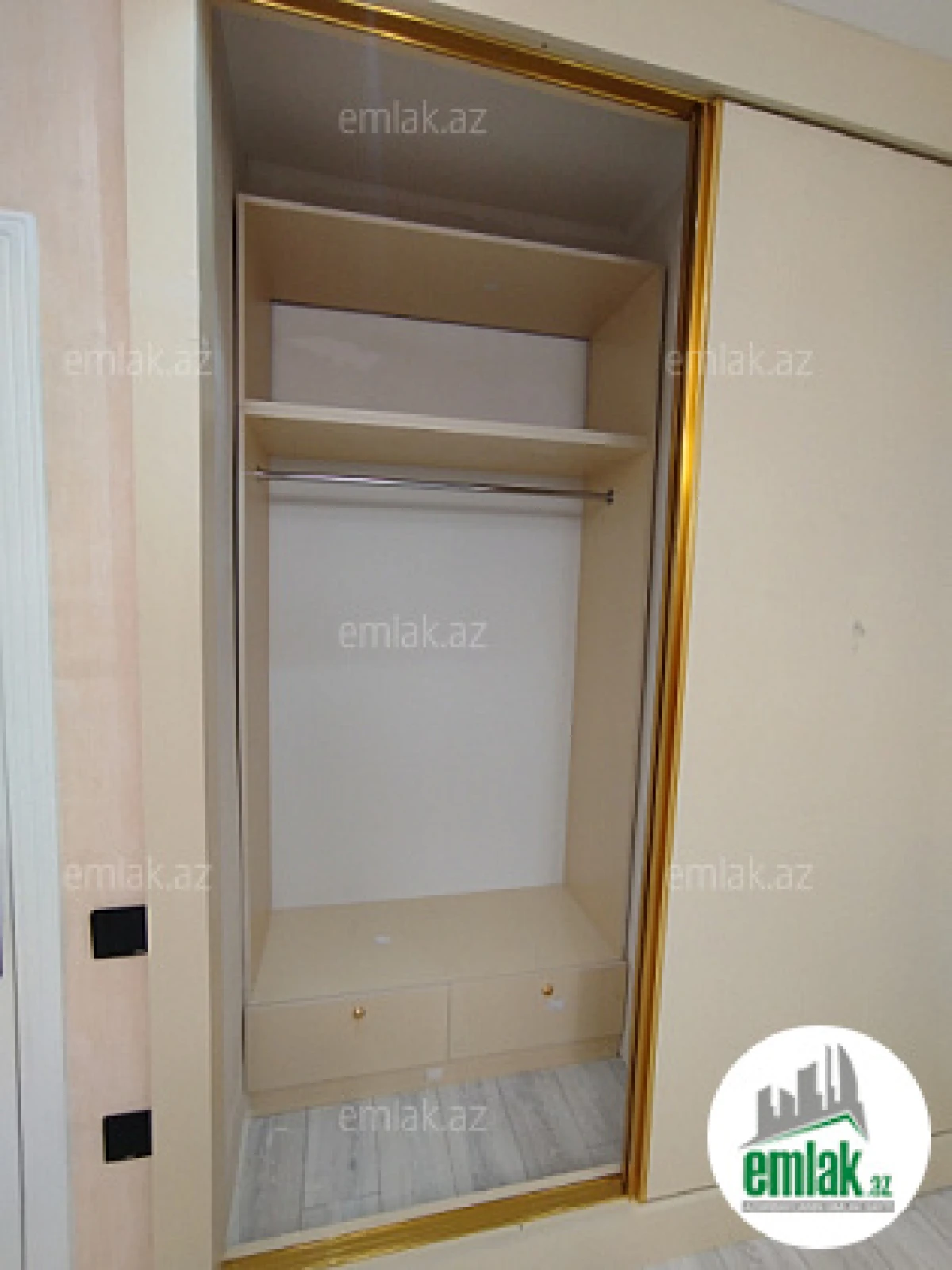 Satılır 3 otaqlı yeni tikili 90 m²