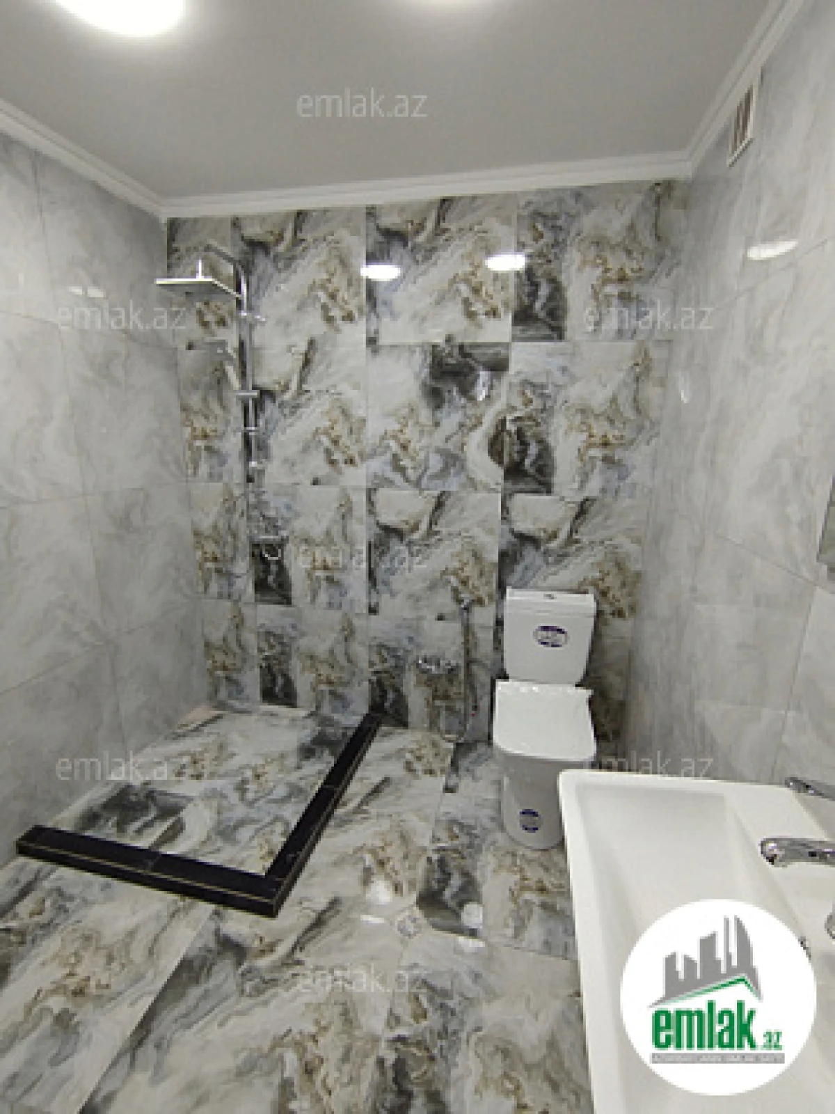 Satılır 3 otaqlı yeni tikili 90 m²