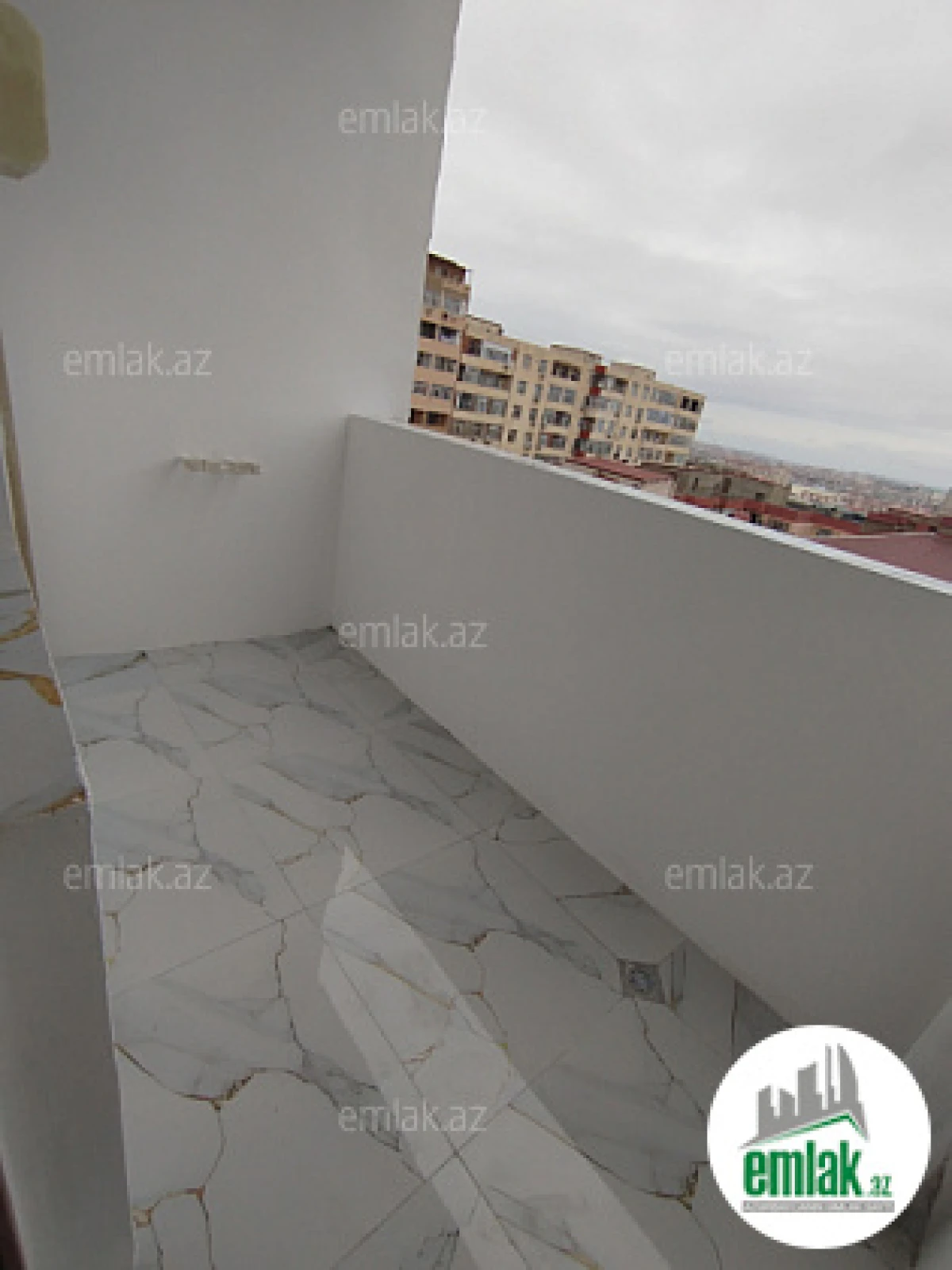 Satılır 3 otaqlı yeni tikili 90 m²