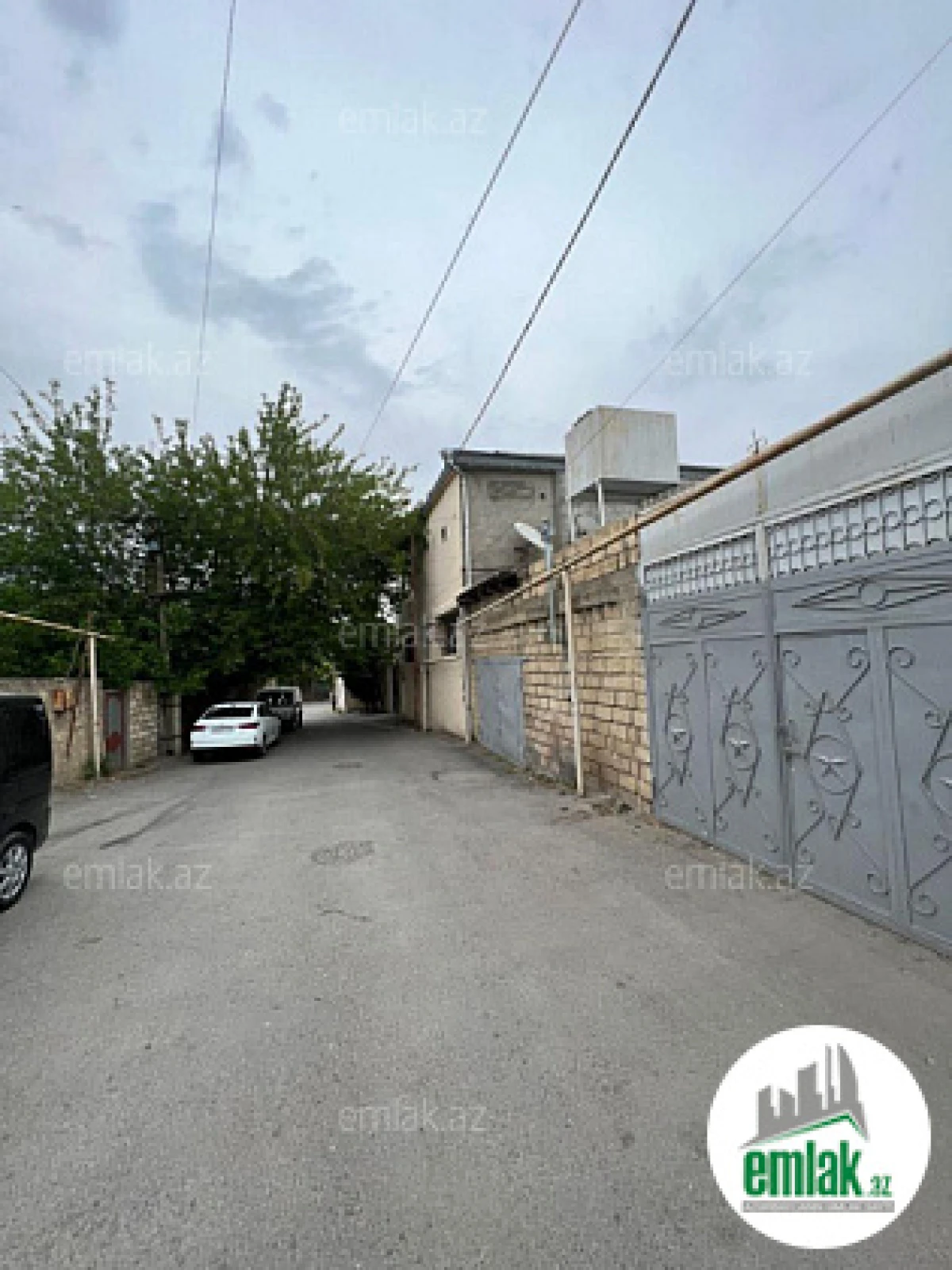 Satılır 10 otaqlı həyət evi 300 m²