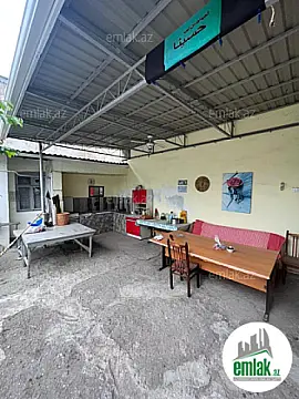 Satılır 10 otaqlı həyət evi 300 m²