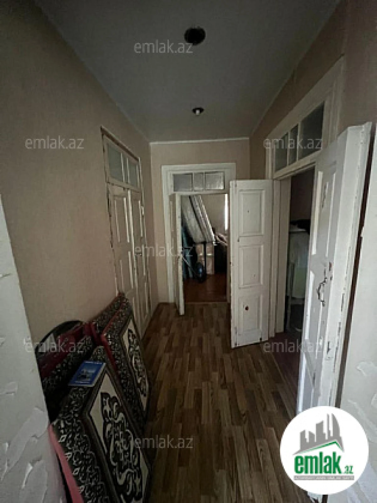 Satılır 10 otaqlı həyət evi 300 m²