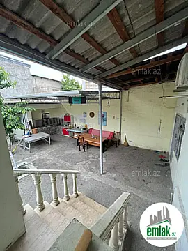 Satılır 10 otaqlı həyət evi 300 m²