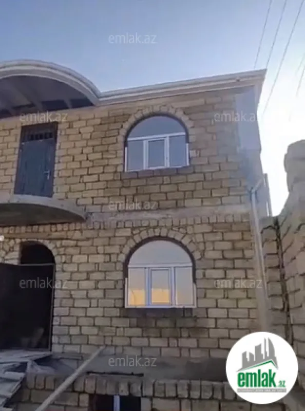 Satılır 6 otaqlı həyət evi 250 m²