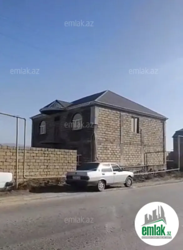 Satılır 6 otaqlı həyət evi 250 m²