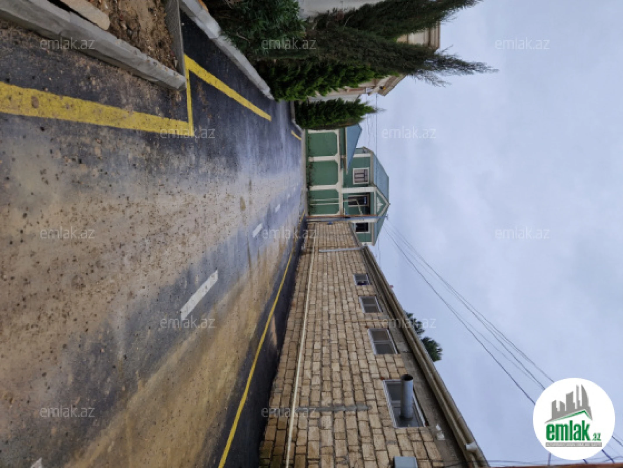 Satılır 8 otaqlı obyekt 208 m²