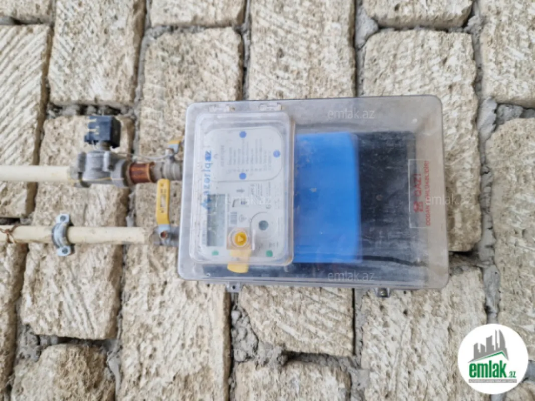 Satılır 8 otaqlı obyekt 208 m²