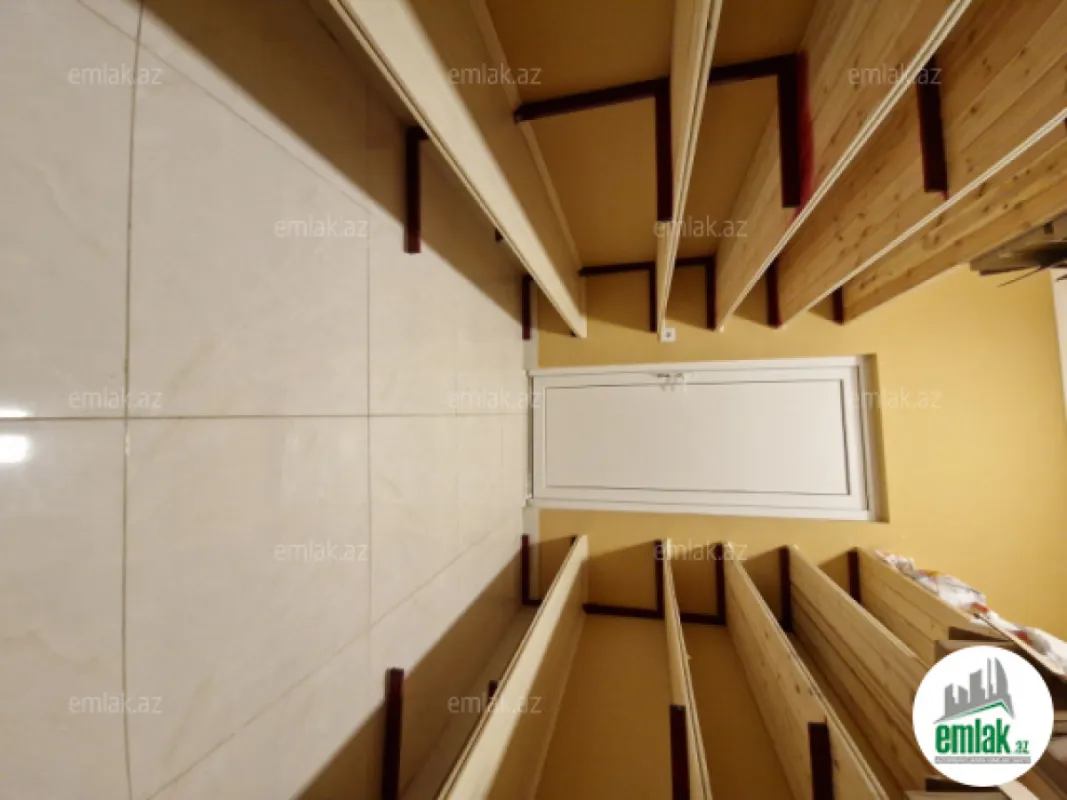 Satılır 8 otaqlı obyekt 208 m²