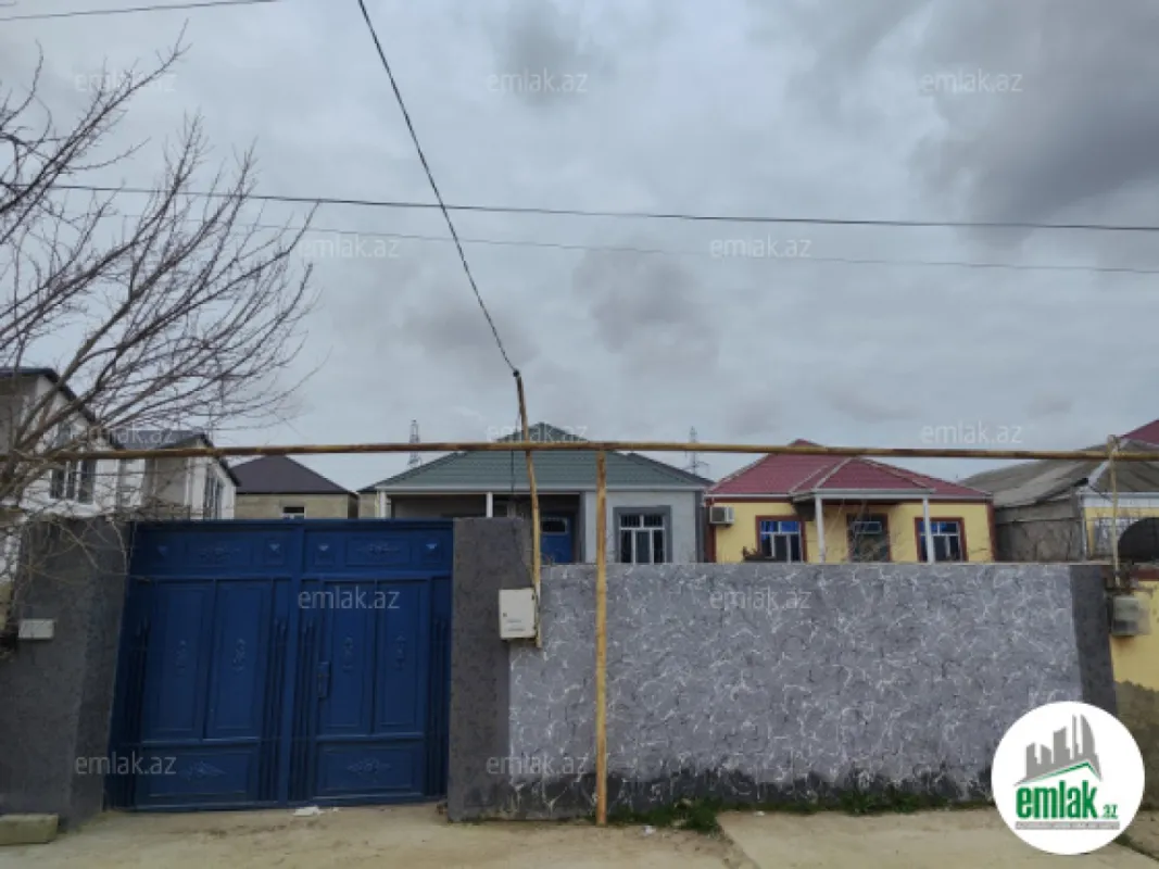 Satılır 4 otaqlı həyət evi 120 m²