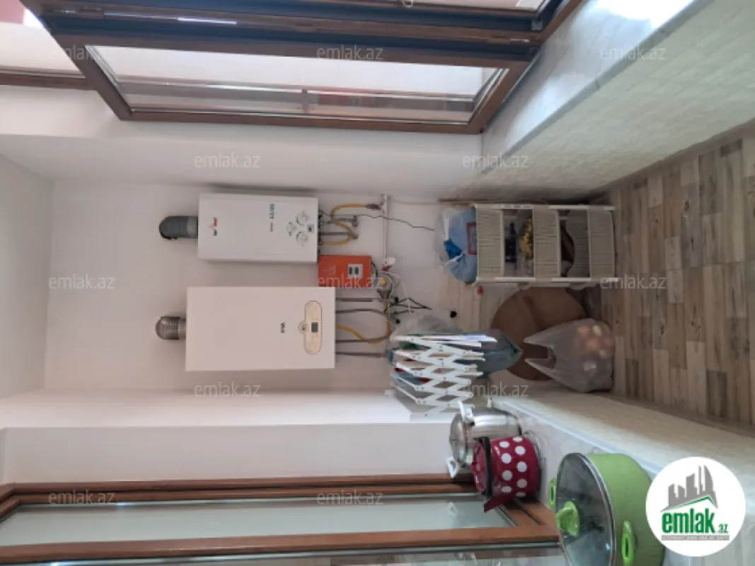 Satılır 4 otaqlı həyət evi 200 m²