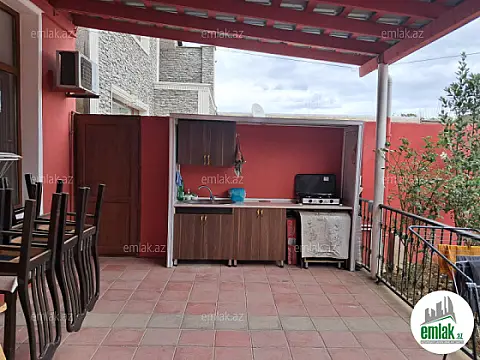 Satılır 4 otaqlı həyət evi 200 m²