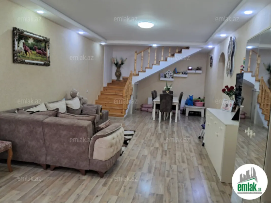 Satılır 4 otaqlı həyət evi 200 m²