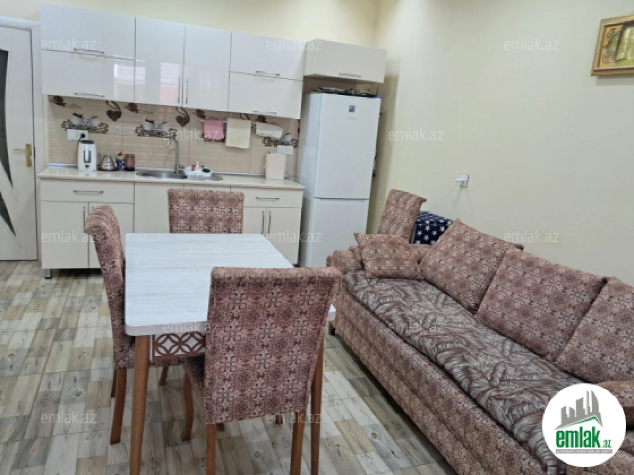 Satılır 4 otaqlı həyət evi 200 m²